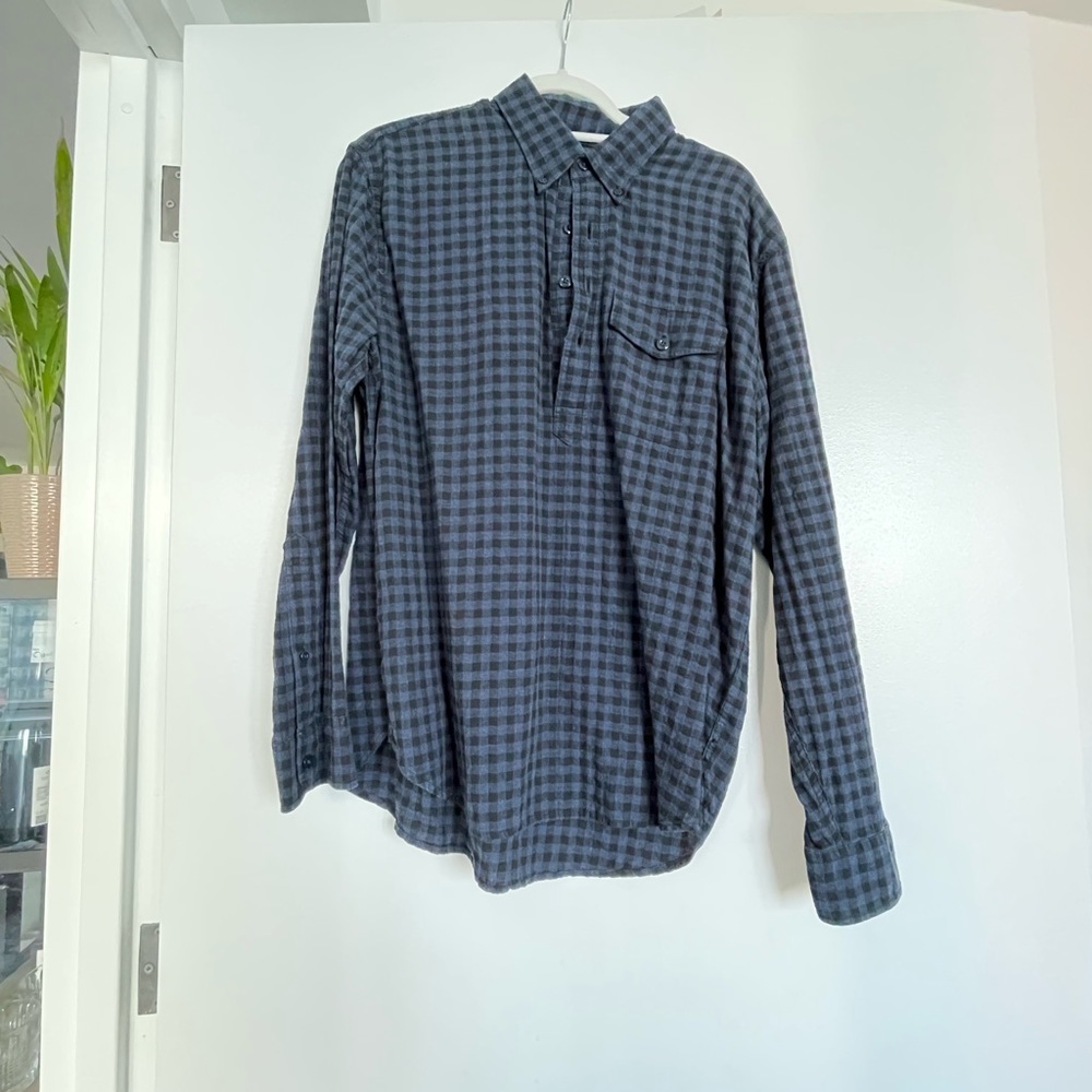 A&F Men’s halfway button down
